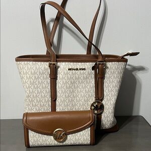 Michael Kors Tan and Cream Tote Bag Set